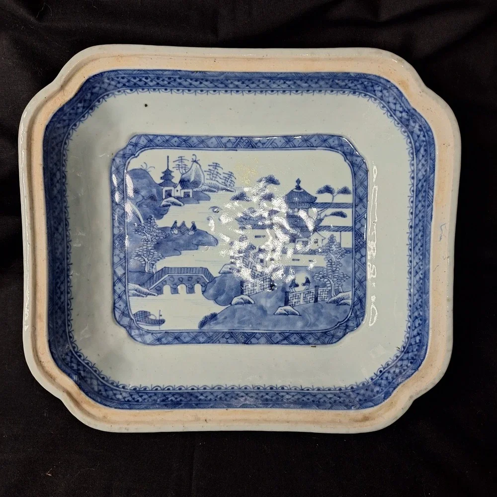 Antique 19th Century Chinese Export‎ Nanking Porcelain Vegetable Dish Scalloped
